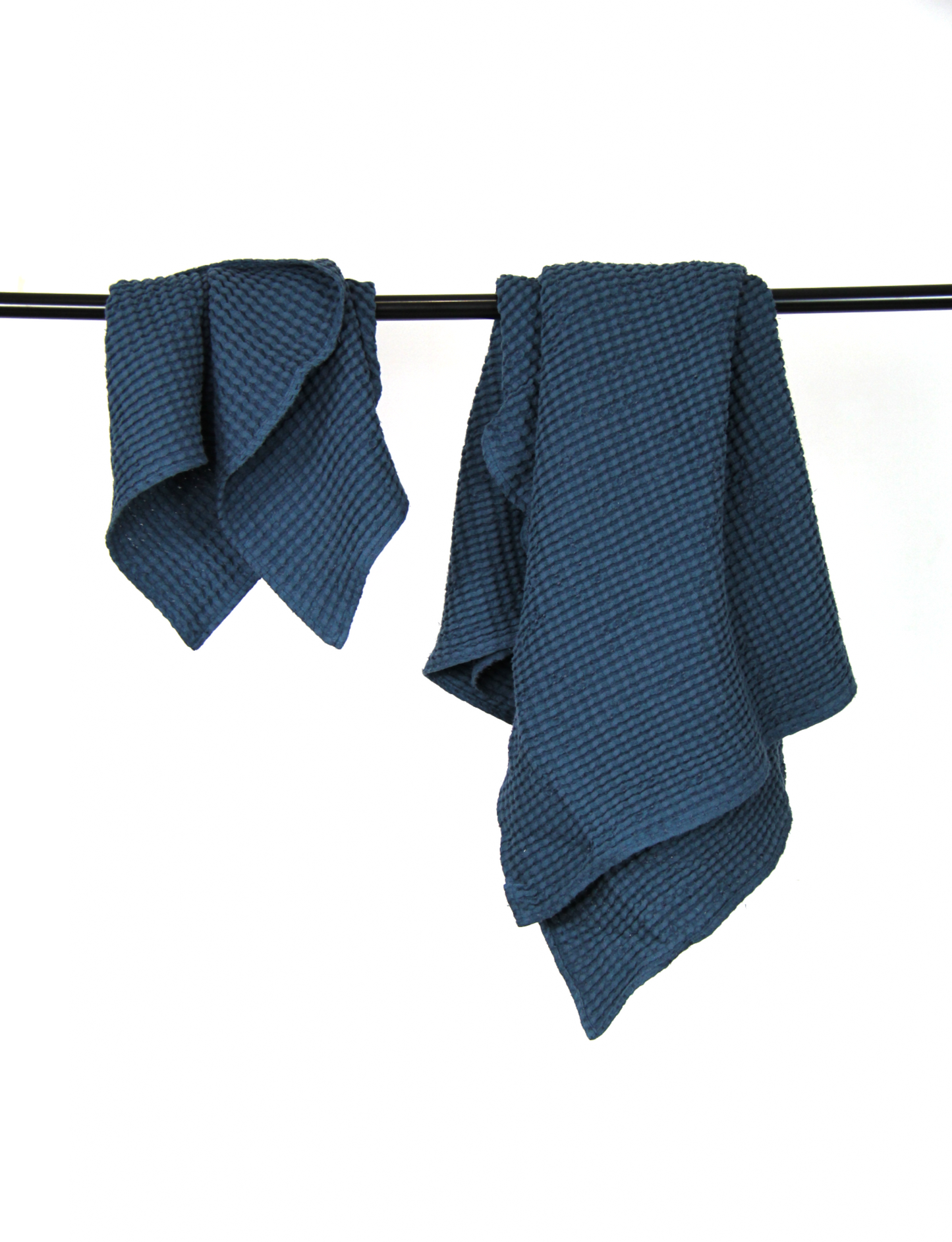 Navy Blue Linen Waffle Towel | Luxurious & Soft Bathing Experience